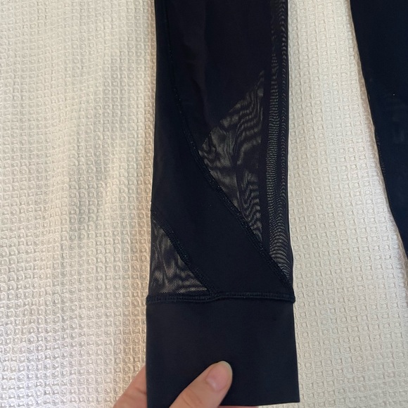 Lululemon mesh leggings, Size 4 - Picture 5 of 5